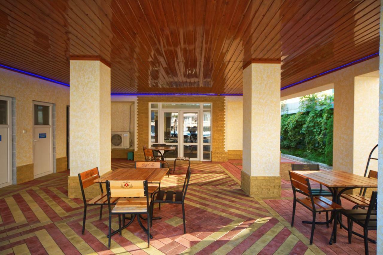 Hôtel Hawaii à Zatoka Extérieur photo